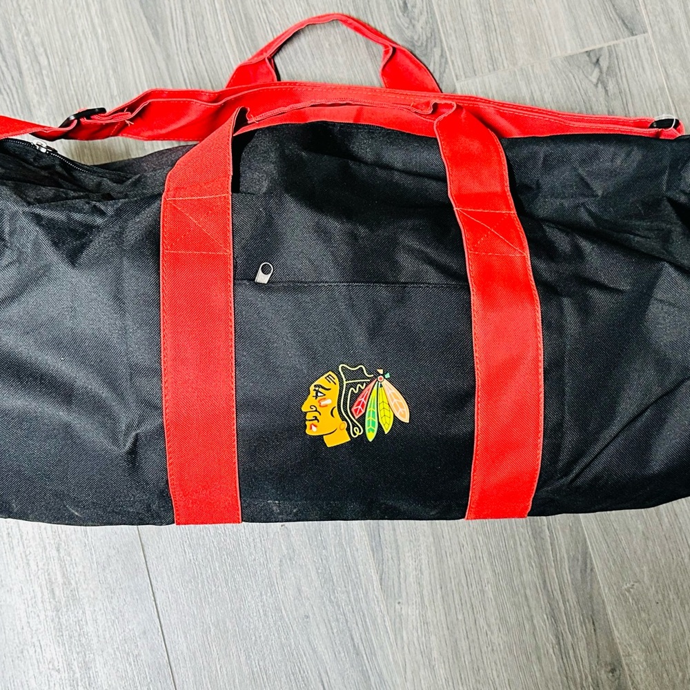 NHL Indian Travel Luggage Medium Duffel Bag 20”x11”x11” NWT